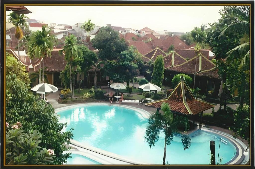Hotel Batik Джокьякарта Экстерьер фото
