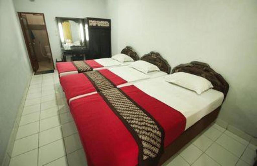 Hotel Batik Джокьякарта Экстерьер фото
